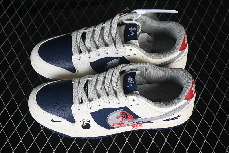All categories Nk SB Dunk Series Nk SB Dunk Low High-end customized low-top sneakers Nike SB Dunk Low Year of the Horse limited edition Sweat-blooded BMW Anniversary high-end customized low-top casual sneakers SD6888-107